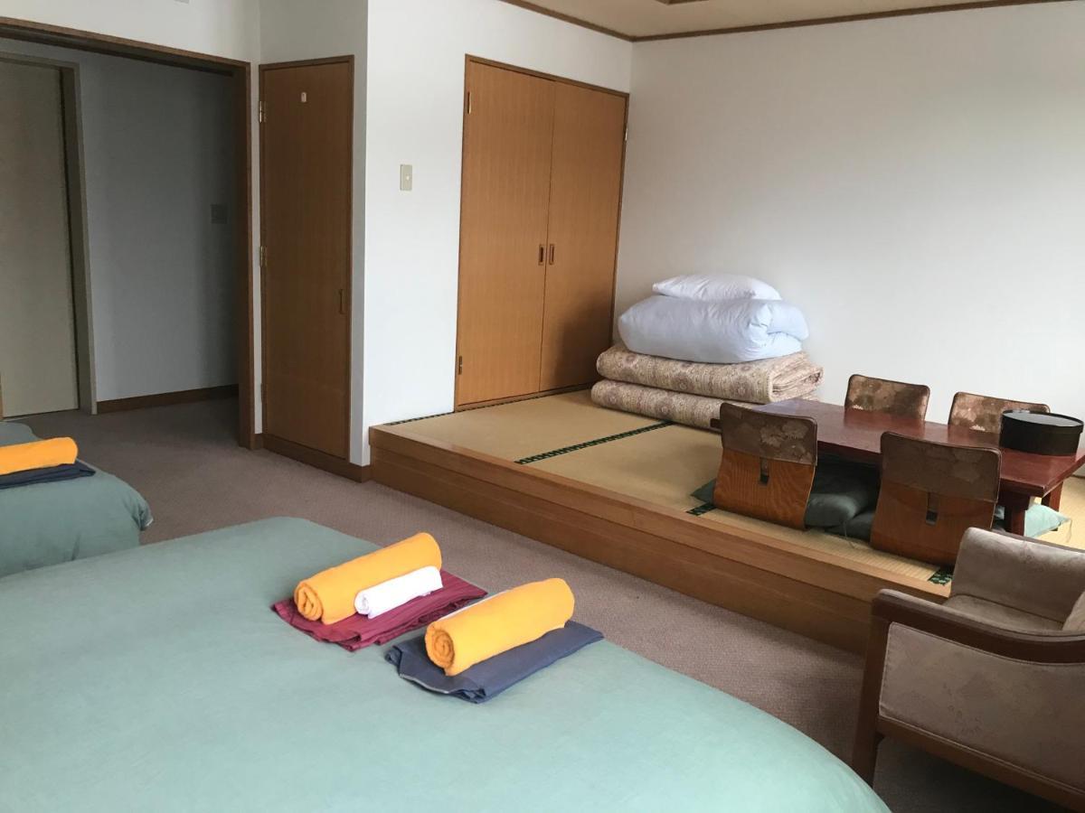 Refre Hotel Миоко Екстериор снимка