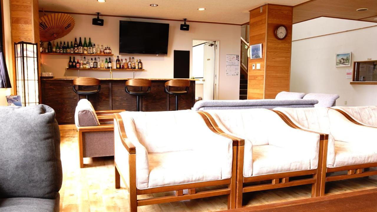Refre Hotel Миоко Екстериор снимка