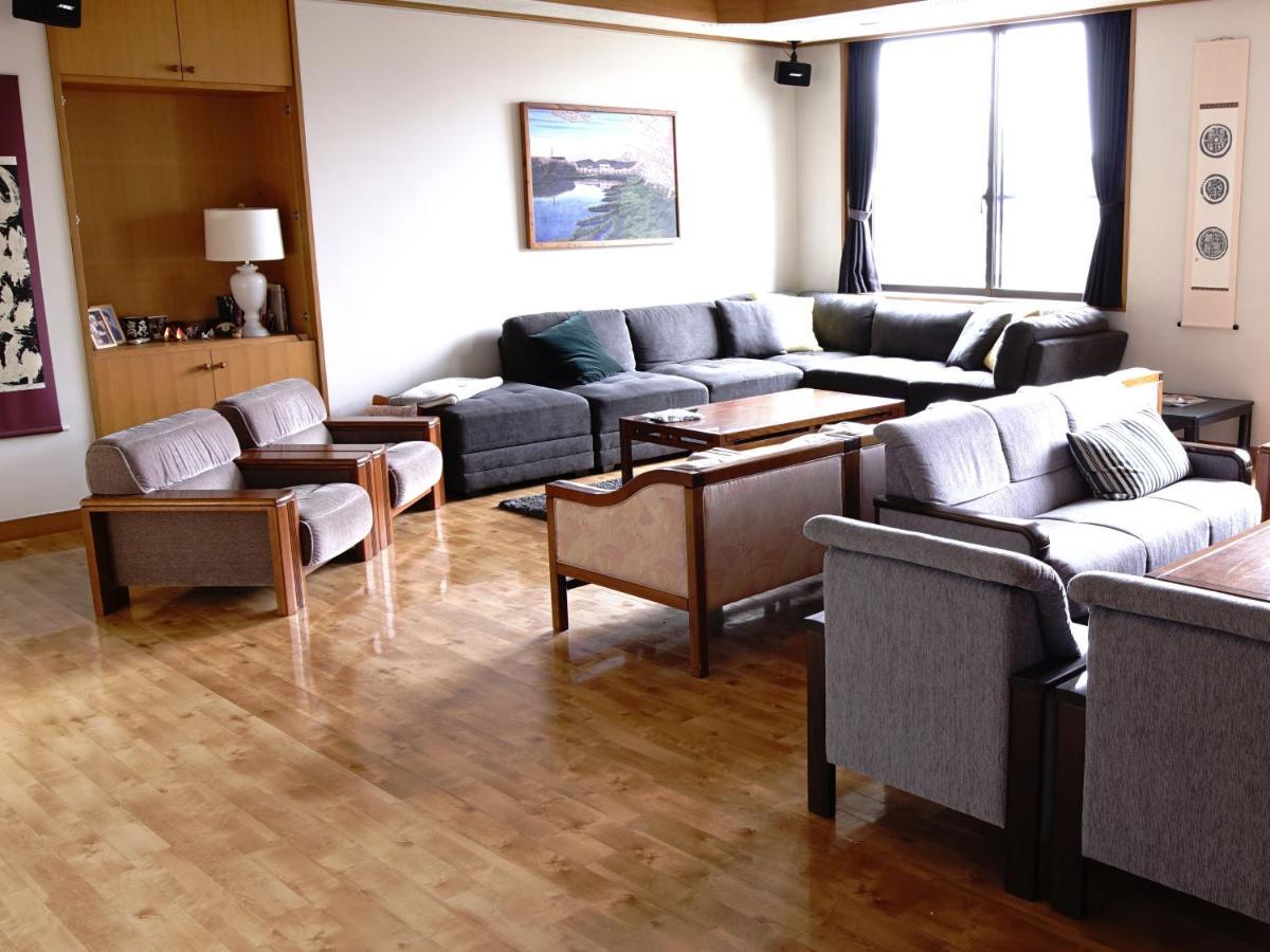Refre Hotel Миоко Екстериор снимка