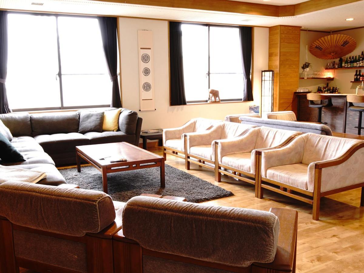Refre Hotel Миоко Екстериор снимка