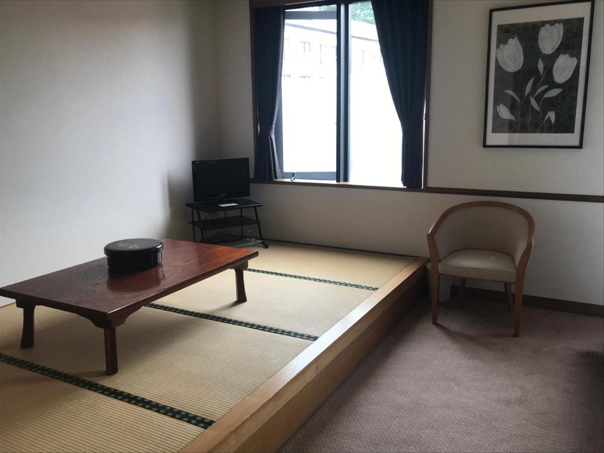 Refre Hotel Миоко Екстериор снимка