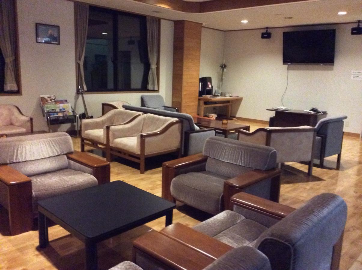 Refre Hotel Миоко Екстериор снимка